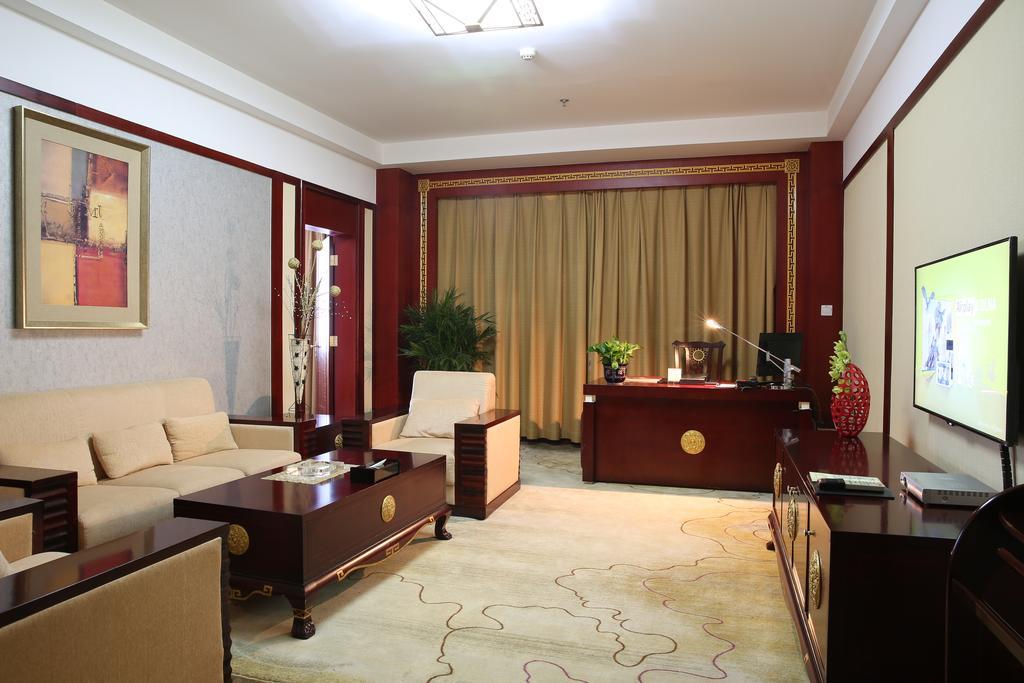 Grand Soluxe Hotel Dunhuang Exterior photo