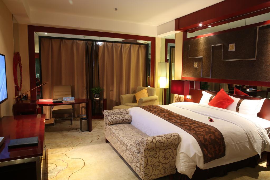 Grand Soluxe Hotel Dunhuang Exterior photo