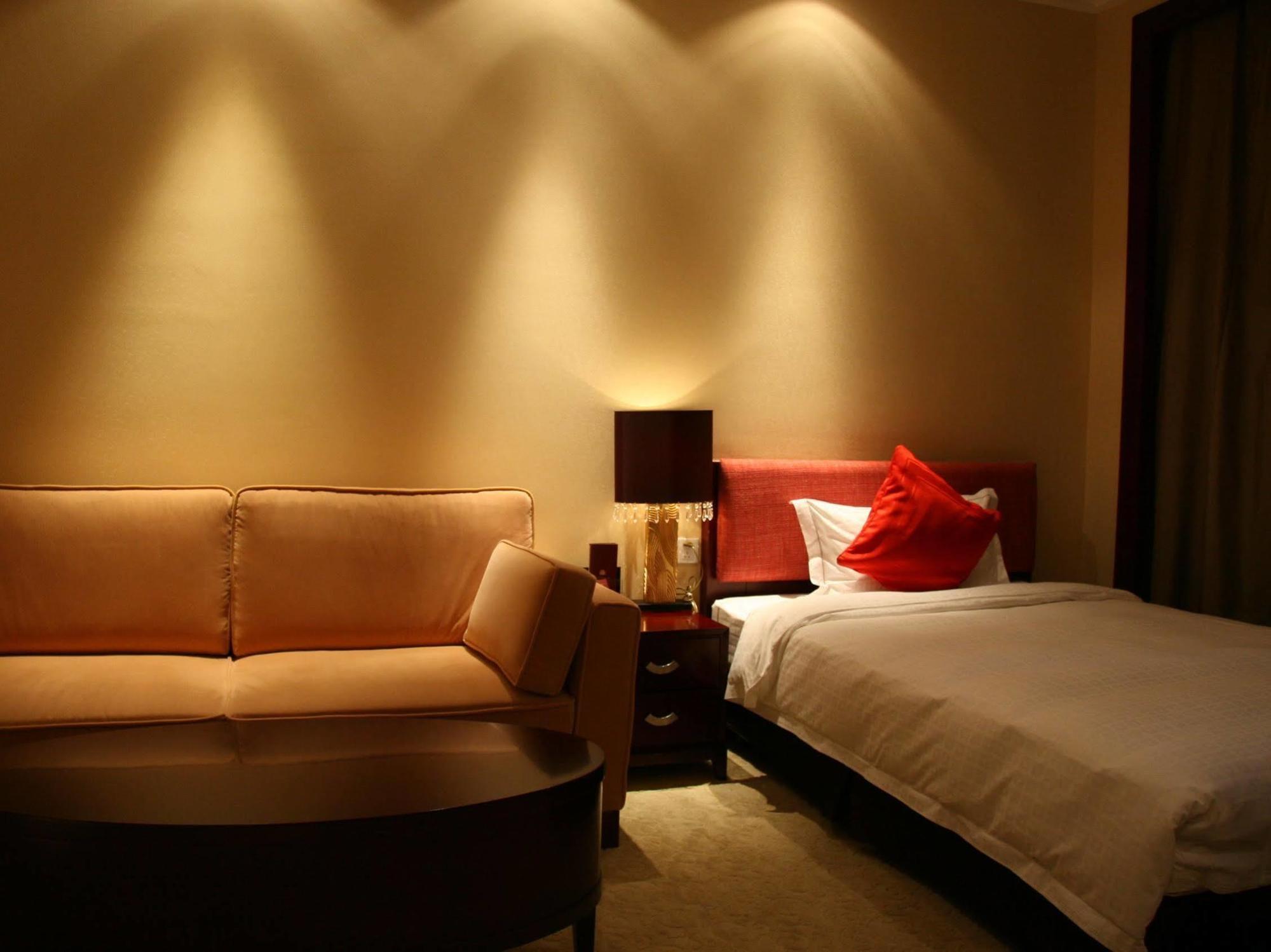 Grand Soluxe Hotel Dunhuang Exterior photo