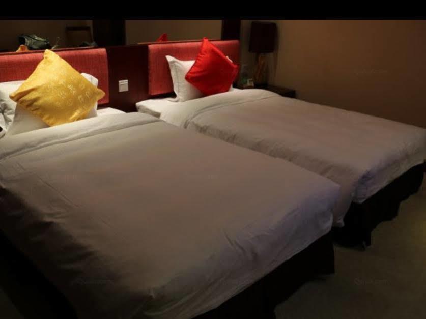 Grand Soluxe Hotel Dunhuang Exterior photo